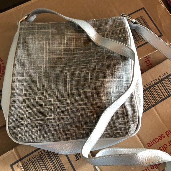 Calvin Klein silver crossbody bag - Picture 5 of 5